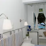 게스트하우스 Asimina 투를로스